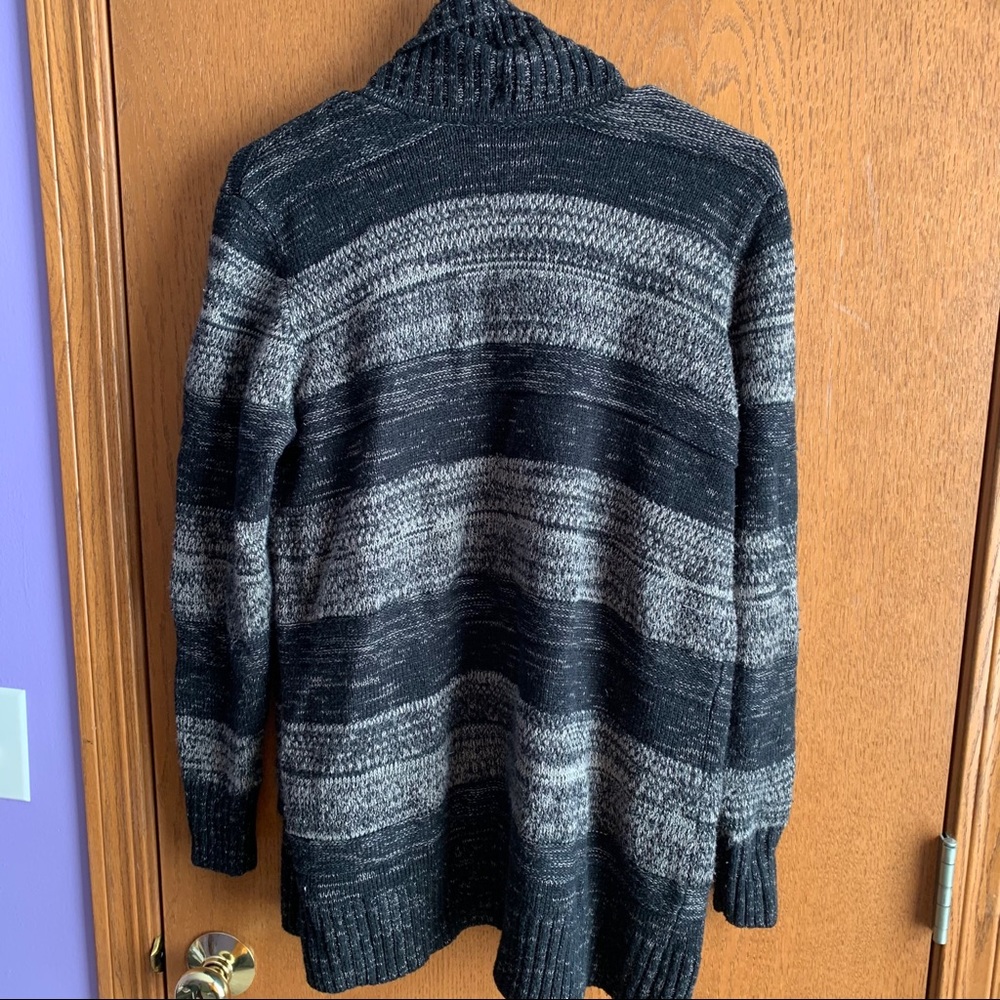 Cardigan - Picture 4 of 7